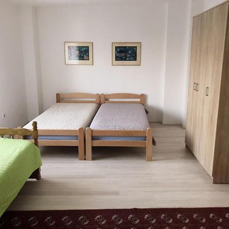 Lydia Center Apartment Велес Экстерьер фото