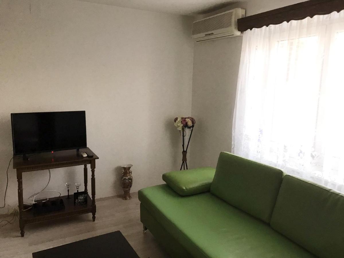 Lydia Center Apartment Велес Экстерьер фото