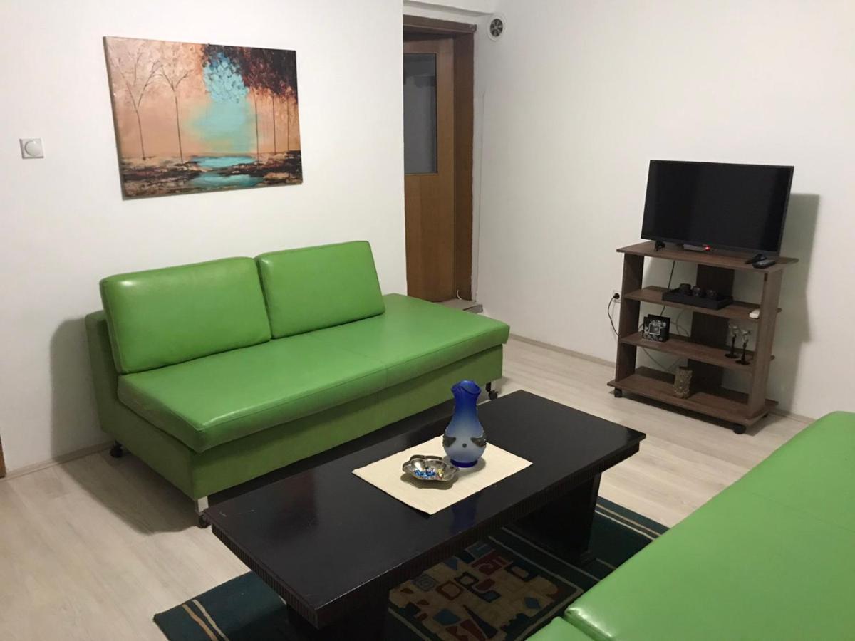 Lydia Center Apartment Велес Экстерьер фото
